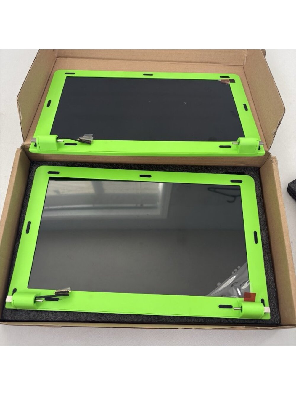 New - 2 Pi-Top V1 Green Screens Pitop